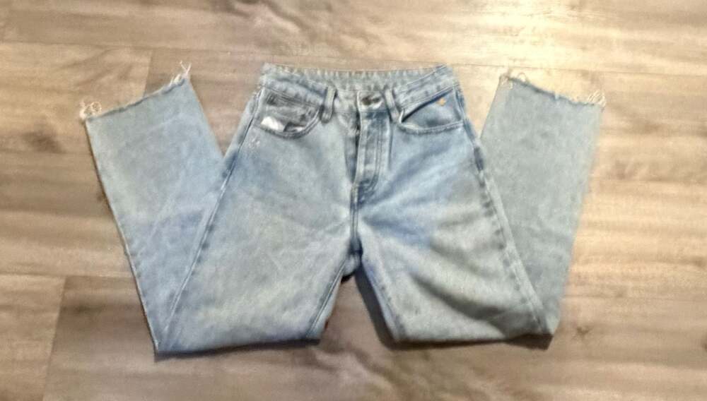 J.Galt Brandy Melville Light Wash Raw Hem Straight Leg Jeans Size S